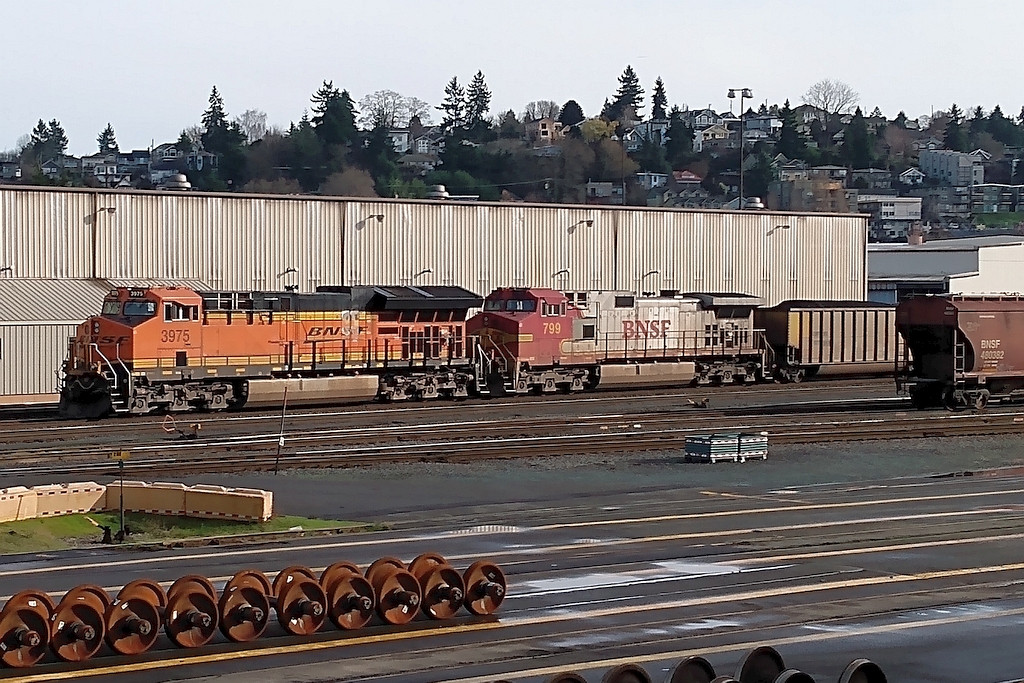 BNSF 3975